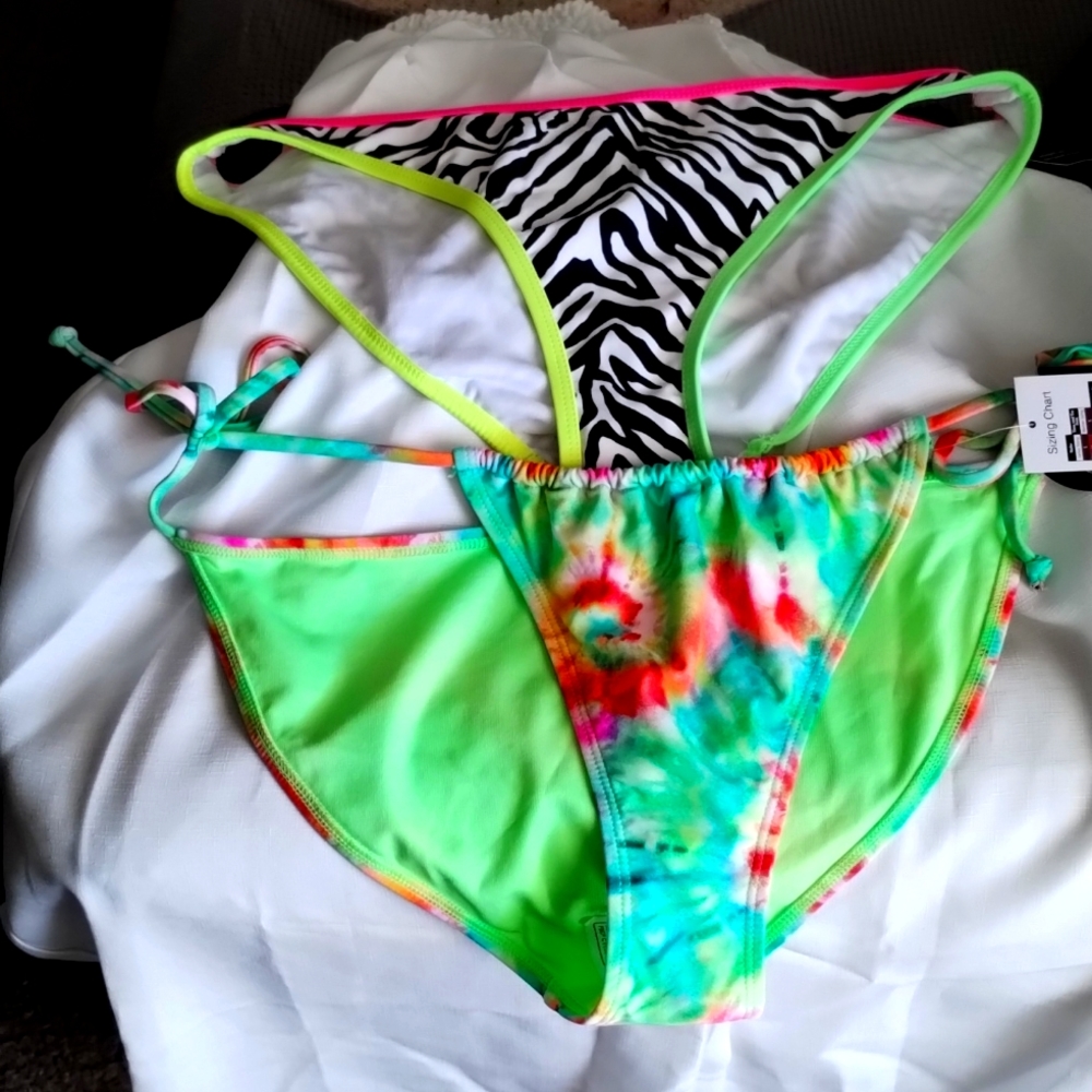 No boundaries brand swim bottoms size large